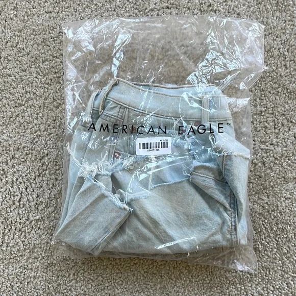 American Eagle Highest Rise 90s Boyfriend Short - Picture 10 of 10